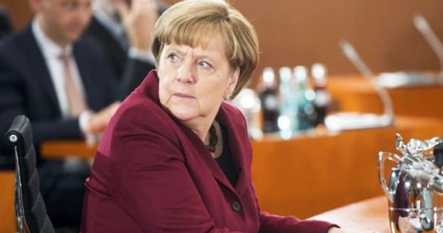 Merkel&#039;den Rusya&#039;ya ekonomik yaptırım