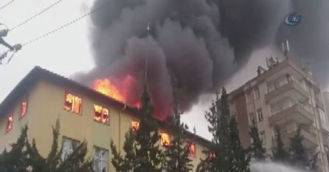 Öğrenci yurdunun yatakhanesinde yangın