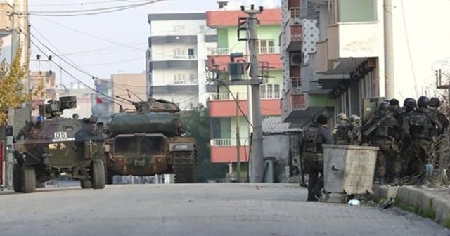 PKK&#039;lı teröristler birbirlerini vurmaya başladı