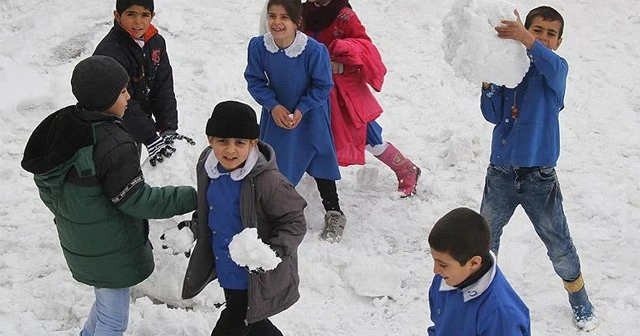 Rize'de eğitime kar engeli