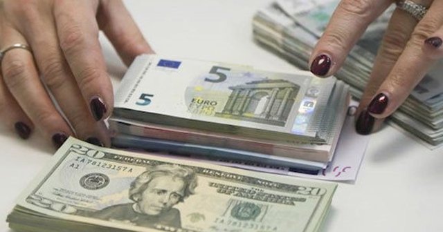 Rus parası dolar karşısında çakıldı