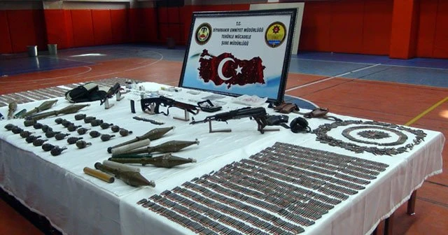 Şüphe üzerine durdurulan araçtan cephanelik çıktı