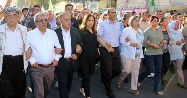 Sur&#039;da protesto gösterileri yasaklandı