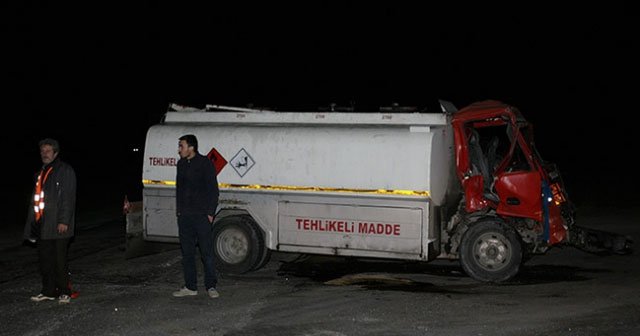 Tekirdağ&#039;da tankerle kamyon çarpıştı