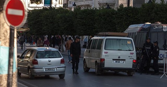 Tunus&#039;taki olağanüstü hal 2 ay uzatıldı