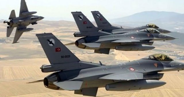 Yunan jetlerinden Türk F-16&#039;sına taciz!