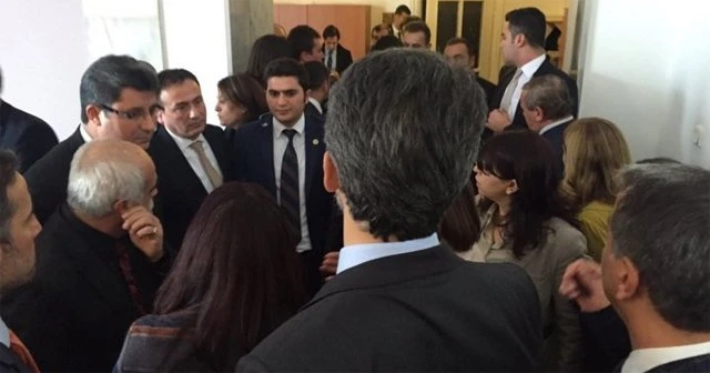 Başbakan Davutoğlu'ndan HDP'li vekillere 'hendek' tepkisi