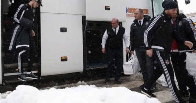 Beşiktaş kafilesi İstanbul&#039;a döndü