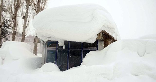 Bitlis&#039;te evler kayboldu