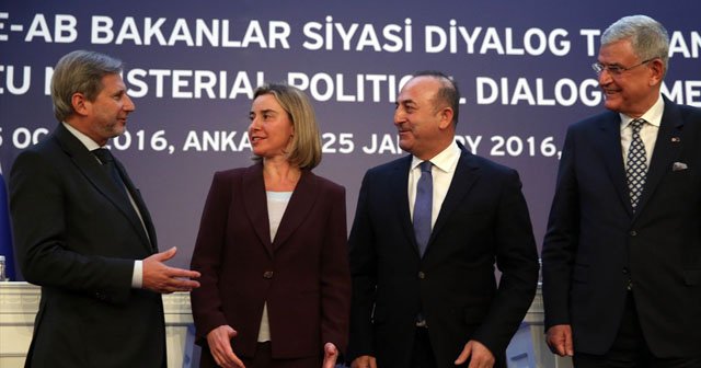 Çavuşoğlu, &#039;YPG çok istiyorsa rejim heyetinde yer alabilir&#039;