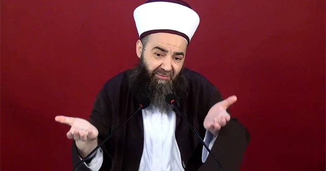Cübbeli Ahmet Hoca akademisyenlere yüklendi