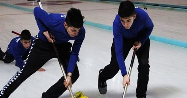 Curling Şampiyonası, Türkiye&#039;den alındı