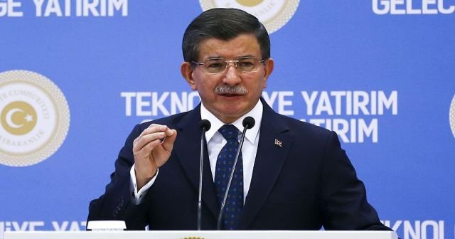 Davutoğlu, &#039;5 aylık bebeği katleden örgütü benimsiyor musunuz?&#039;