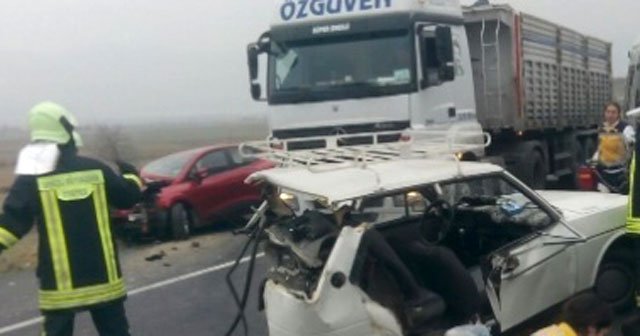 Denizli'de trafik kazası, 3 ölü, 3 yaralı