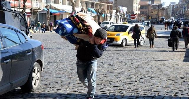 Diyarbakır Sur&#039;daki terör saldırıları aileleri mağdur etti