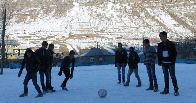 Eksi 25 derecede futbol aşkı