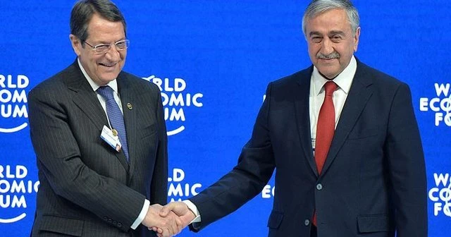 İki lider Davos&#039;ta Ada&#039;nın geleceğini konuştular