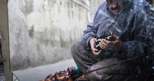 İkinci el ayakkabı satıcısına yardım yağıyor