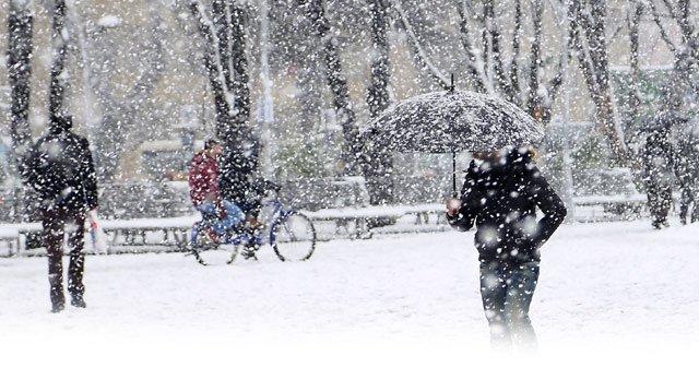 İstanbul, Balıkesir ile Tekirdağ&#039;da okullara kar tatili