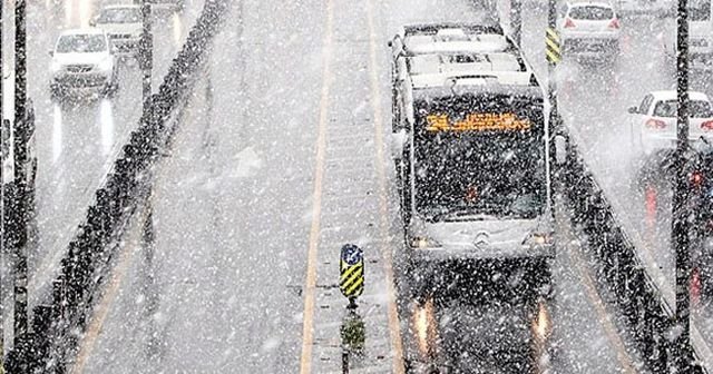 İstanbul&#039;da kar yağışı başladı