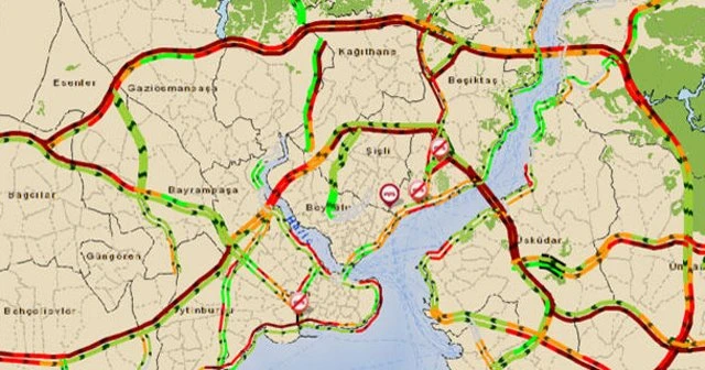 İstanbul'da trafik yine kilitlenme noktasına geldi