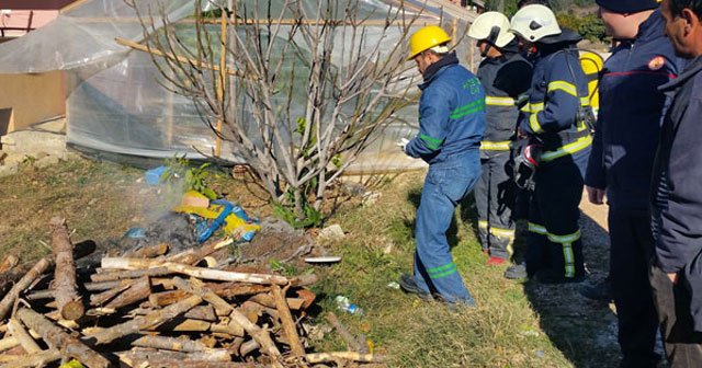 Kopan elektrik kablosu mahalleliyi sokağa döktü