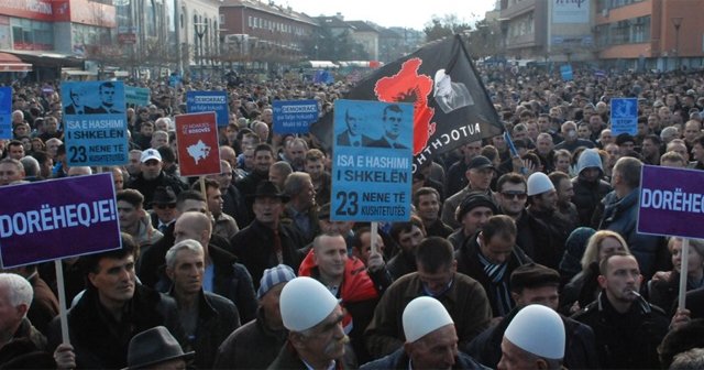 Kosova&#039;da olaylı muhalefet protestosu