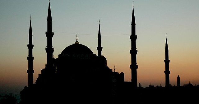 MEB&#039;den okullara cuma namazı düzenlemesi