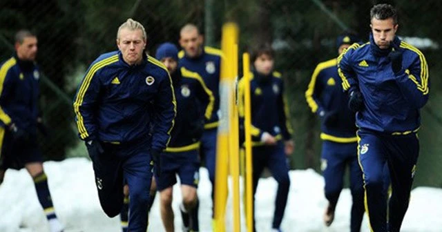 Robin Van Persie, takımla birlikte çalıştı
