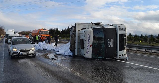 Silivri&#039;de trafik kazası, 16 yaralı