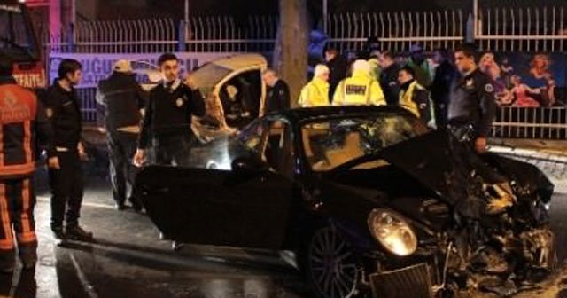 Sinan Çetin&#039;in oğlu kazaya karıştı! 1 polis şehit oldu