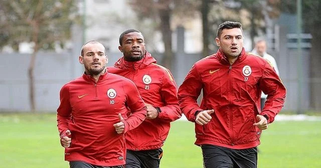 Sneijder ve Burak Yılmaz çalışmalara başladı