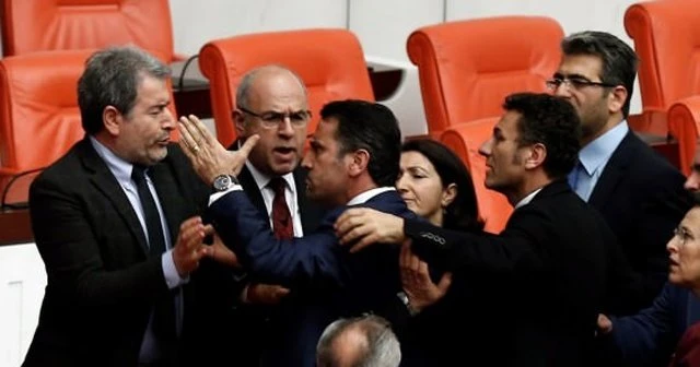 TBMM'de kavga çıktı