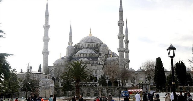 Terör saldırısı sonrası Sultanahmet&#039;te ilk cuma