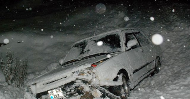 Tokat’ta kar yağışı ve buzlanma kazaya neden oldu, 4 yaralı