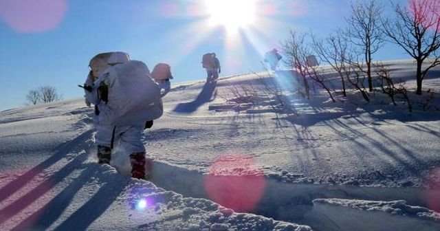 Tunceli&#039;de PKK&#039;ya 2 metre karda nokta operasyonlar