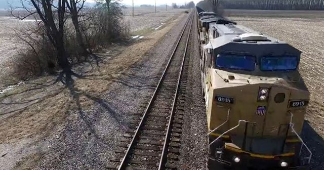 200 vagonu bulunan tren görenleri şaşırtıyor