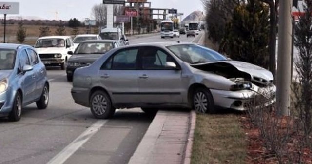 Afyonkarahisar&#039;da zincirleme kaza, 9 yaralı