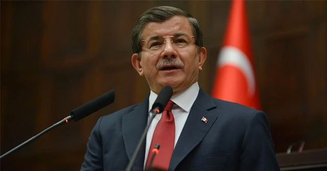Başbakan Davutoğlu'ndan Haşim Thaçi'ye tebrik