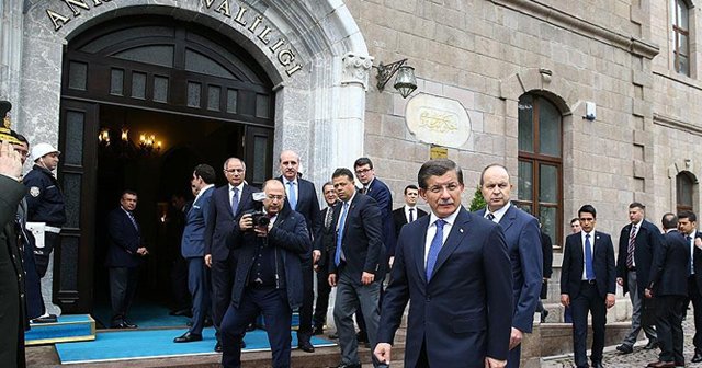 Başbakan Davutoğlu Ankara Valiliğinde brifing alıyor