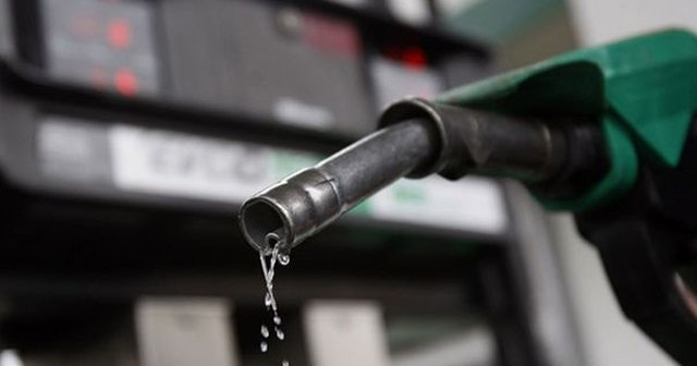 Benzine 8 kuruş zam yapıldı