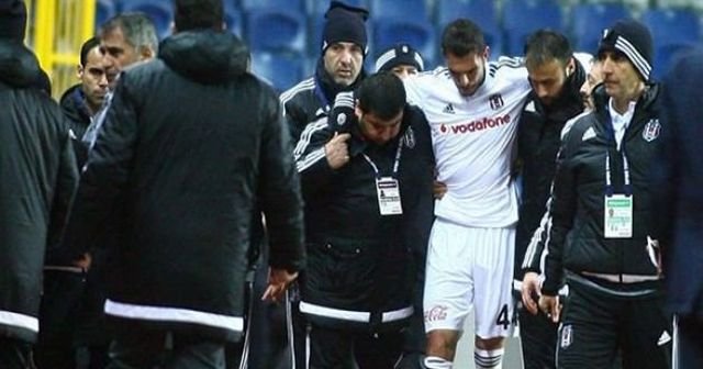 Beşiktaş&#039;ın yıldız futbolcu hastanelik oldu