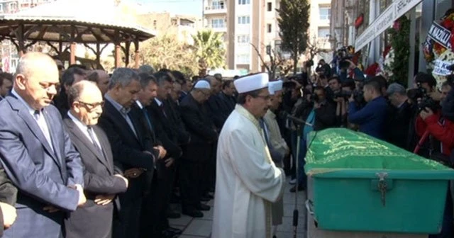 Bülent Arınç'ın ağabeyi son yolculuğuna uğurlandı
