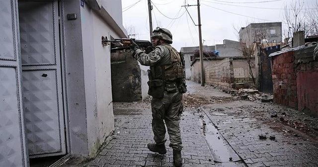 Cizre ve Sur'da 11 terörist etkisiz hale getirildi