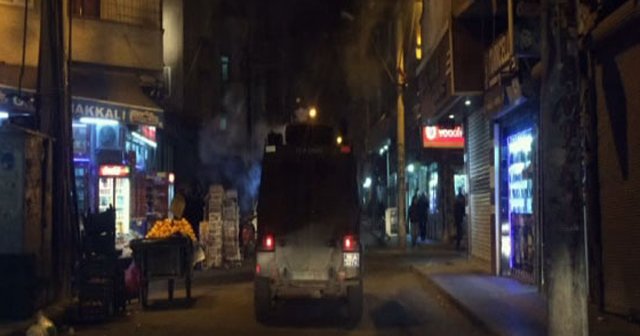 Diyarbakır&#039;da polise hain saldırı