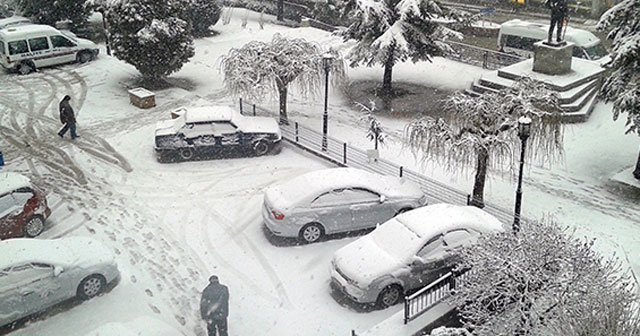 Edirne ve Tekirdağ&#039;da kar yağışı başladı