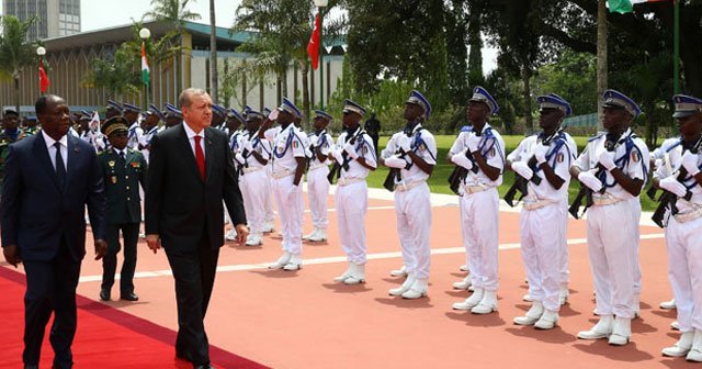 Erdoğan resmi törenle karşılandı