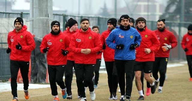 Eskişehirspor kadroyu yeniledi