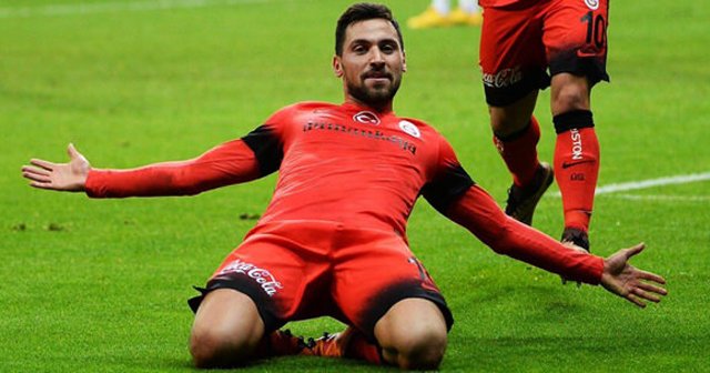 Galatasaray&#039;da Sinan Gümüş sakatlandı