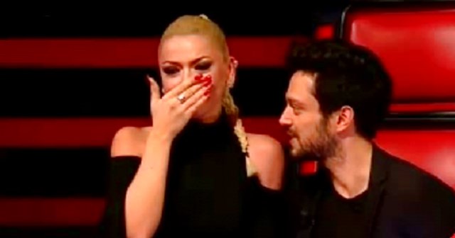 Hadise, O Ses Türkiye&#039;de gözyaşlarına hakim olamadı